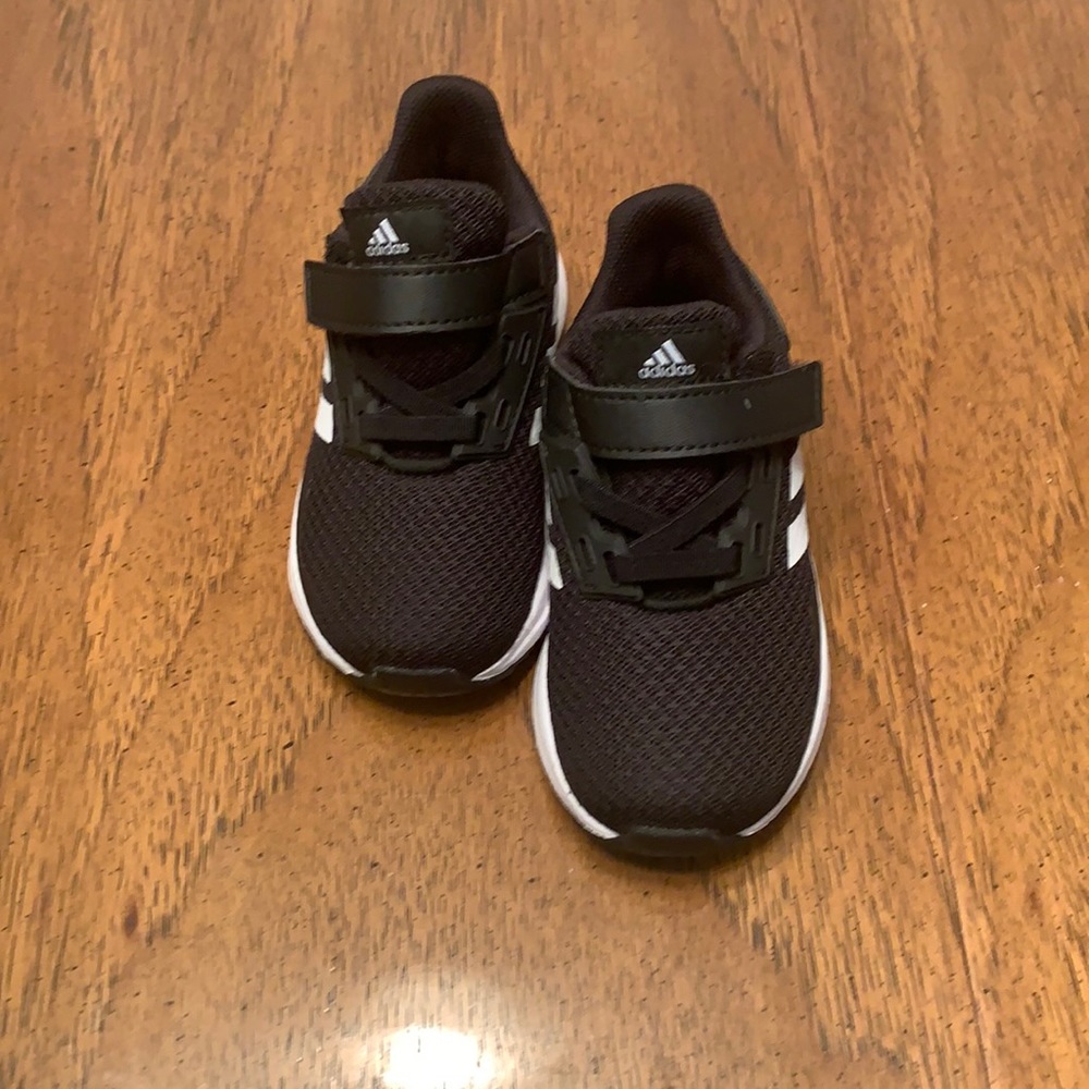 Adidas toddle shoes